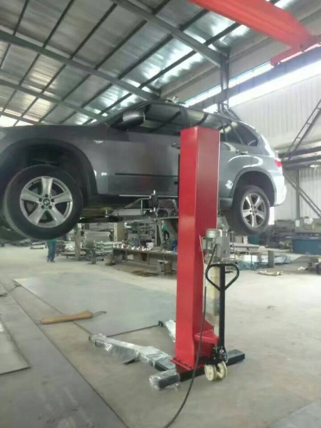 Single Post car lift 2500kgs